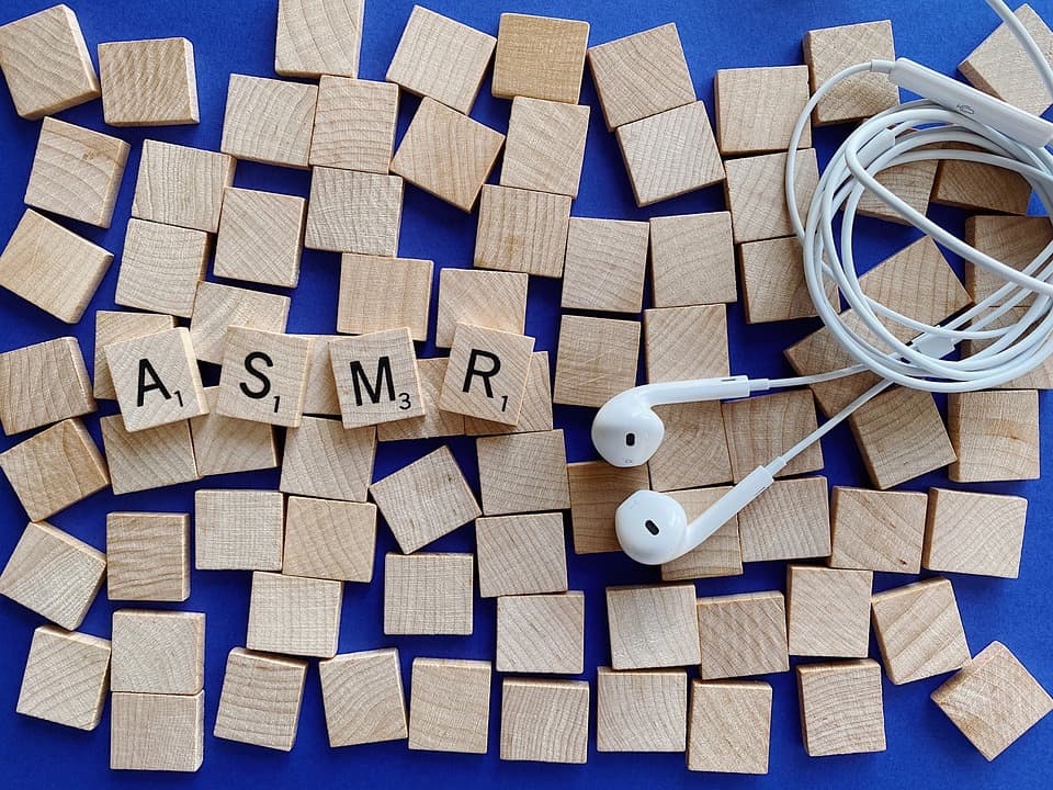 ASMR Bedeutung - Das Geheimnis der Audio-Massage